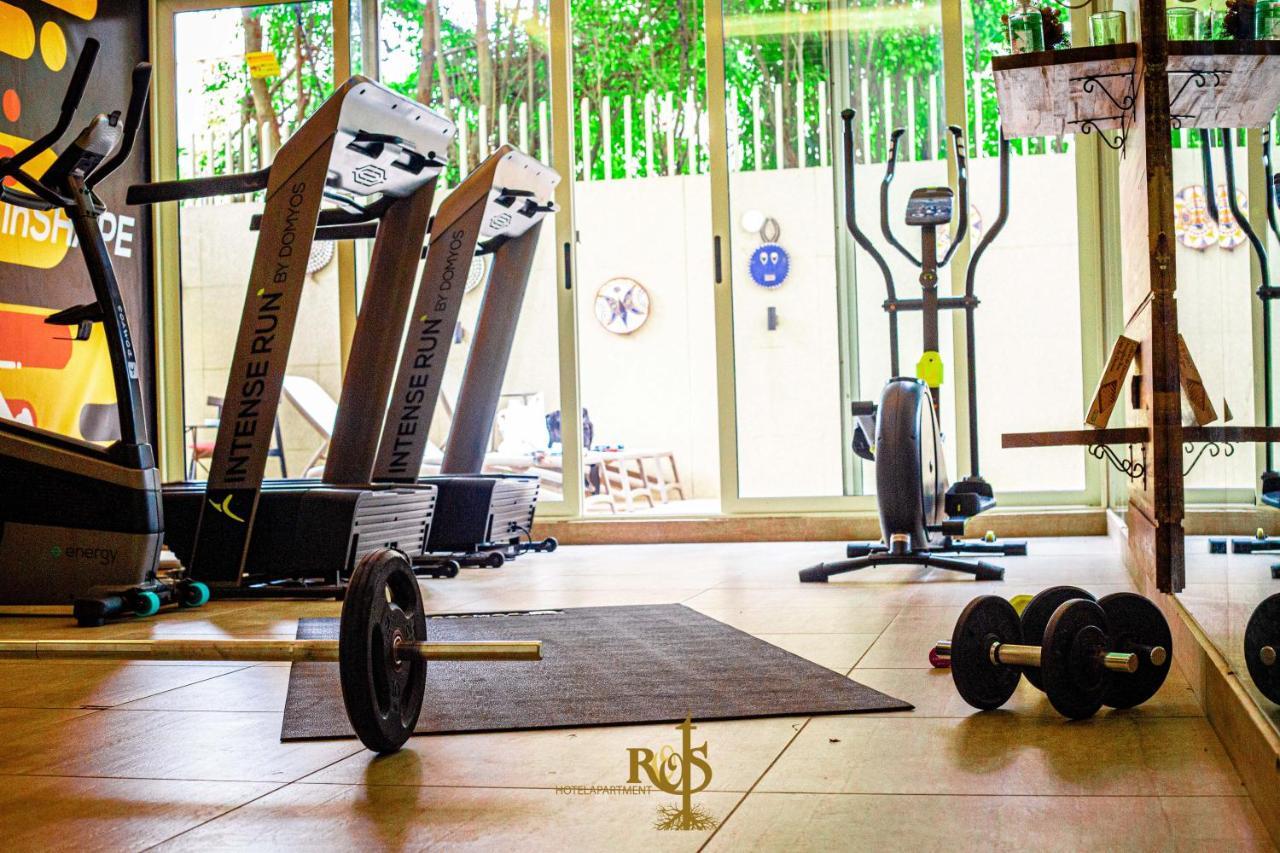 Roots Hotel Apartments อาบีจาน ภายนอก รูปภาพ