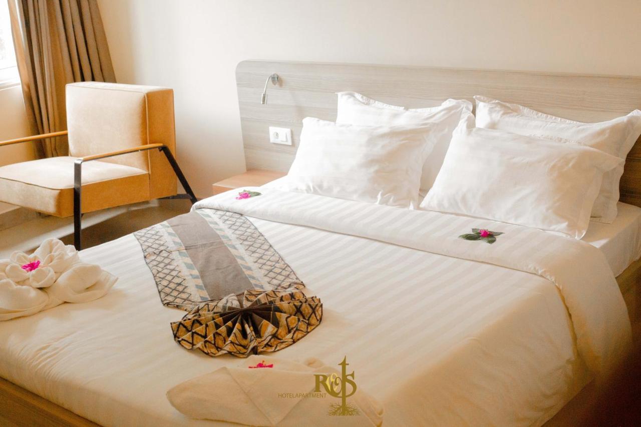 Roots Hotel Apartments อาบีจาน ภายนอก รูปภาพ